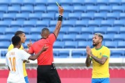 STAR SPORTS下载-第15分钟被罚下 单后腰成问题 巴西没赢因太托大？